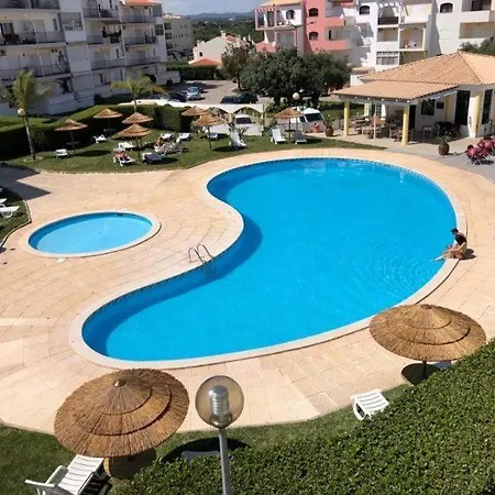 2 Bedroom With Pool In *