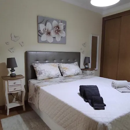 2 Bedroom With Pool In *