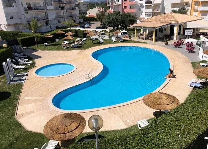 2 Bedroom With Pool In *